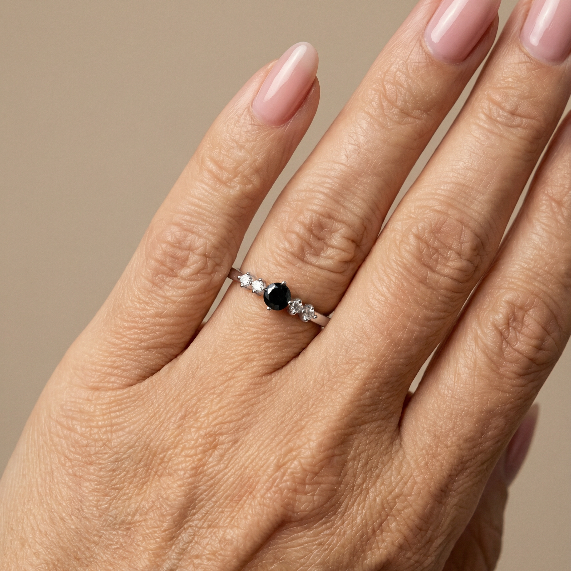 Obsidian Ring - Perlenschliff rund