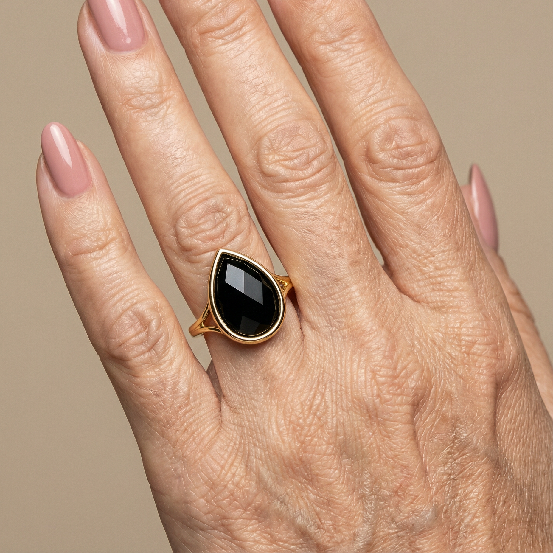 Schwarzer Onyx Ring - Nachtzauber