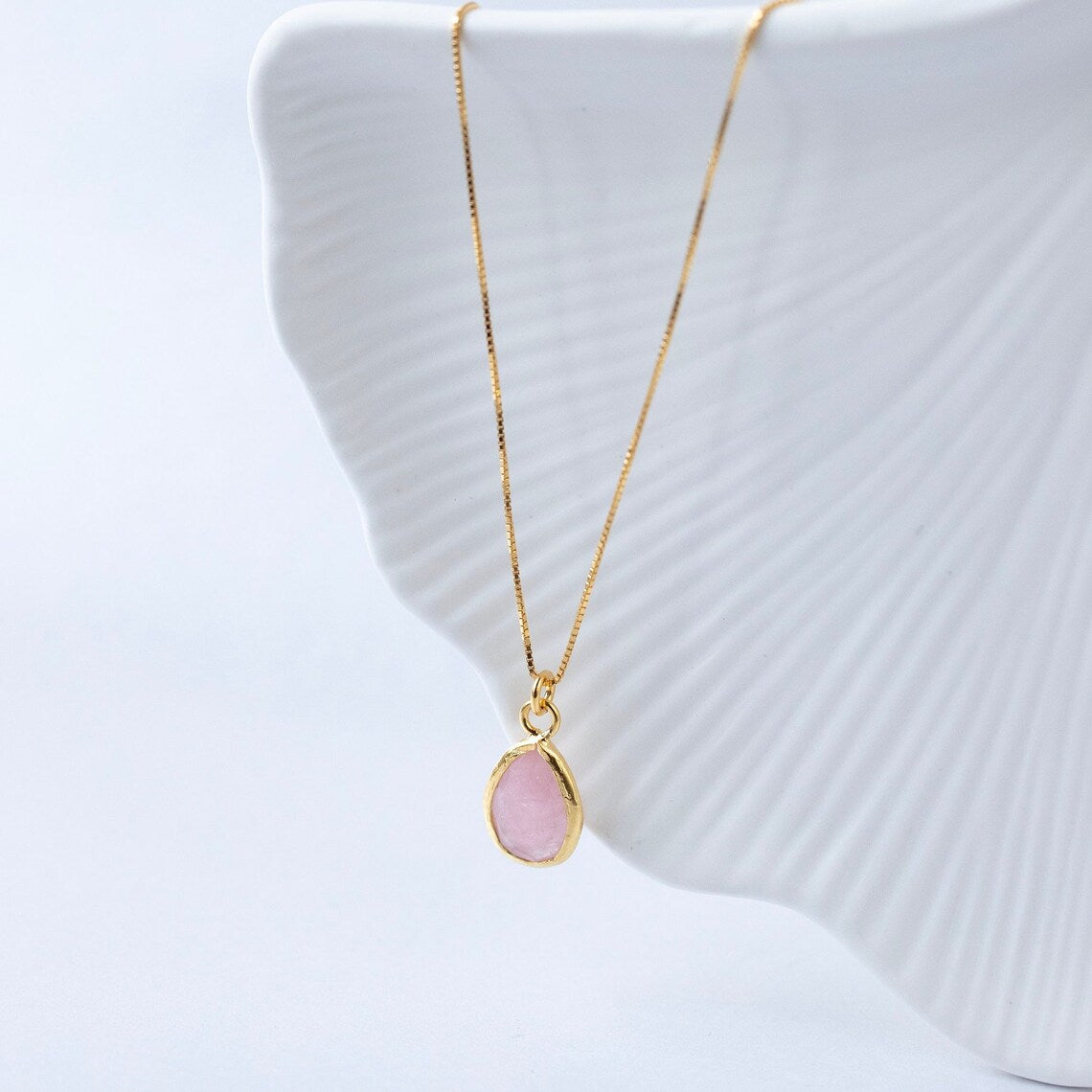 Rosenquarz Halskette mit 14 K Goldkette
