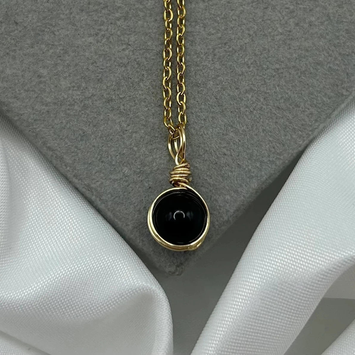 Obsidian Halskette - Drahtmedallion