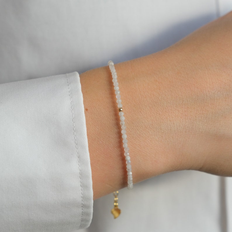 Mondstein Perlenarmband